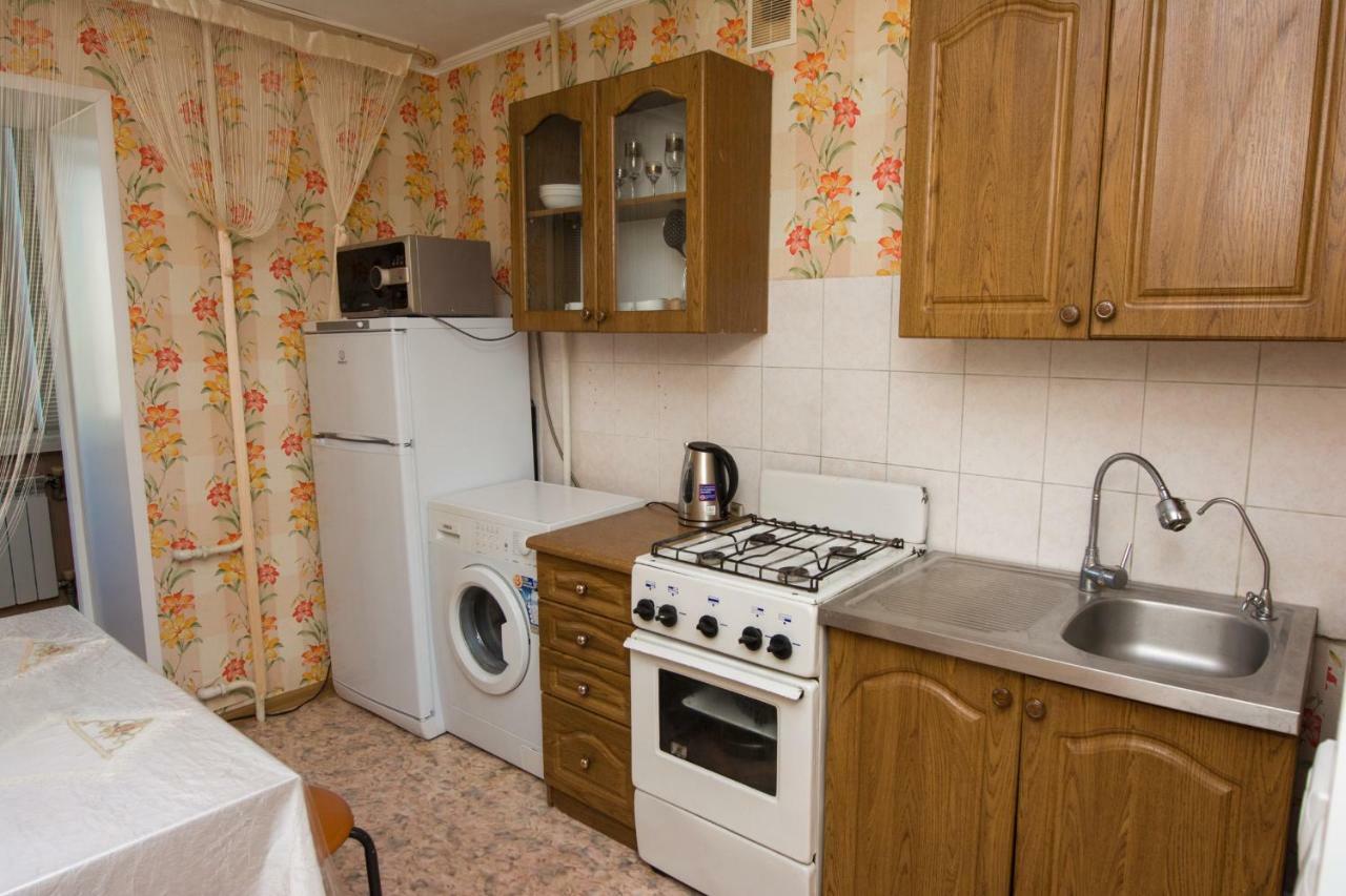 Мода В Доме 03 Apartman Uralszk Kültér fotó